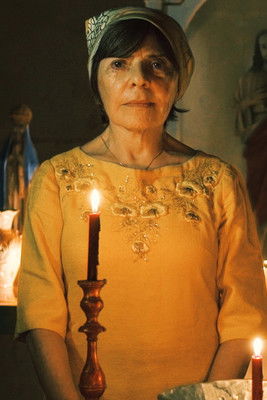 Violeta Nagai as Avó