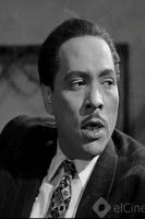 Mahmoud Ismail as Younis Othman Al-Barqi