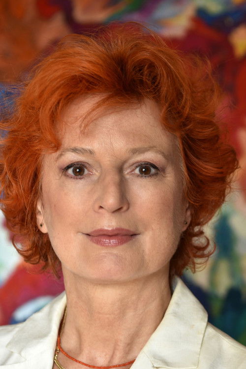 Sylvia Haider as Martha Freud-Bernays