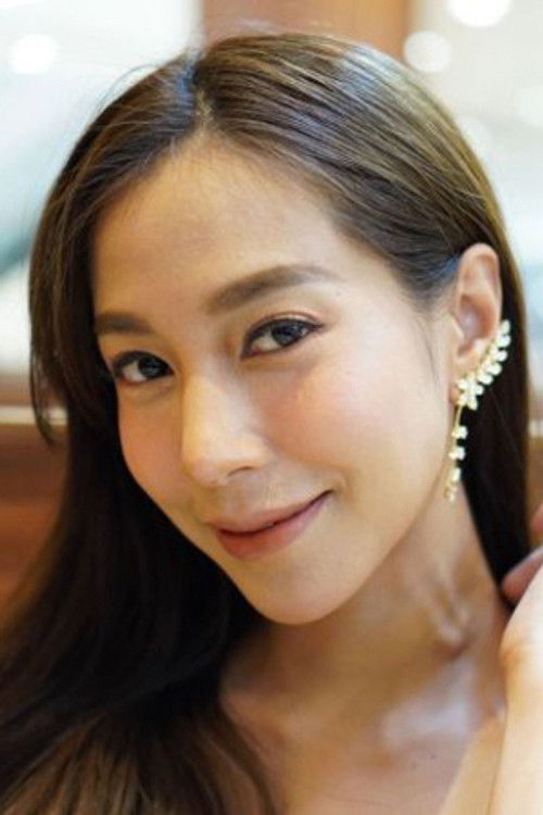 Fern Thitinun Suwanthaworn as Ramita