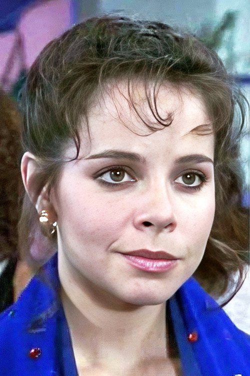 Debra Blee as Mia Vunk