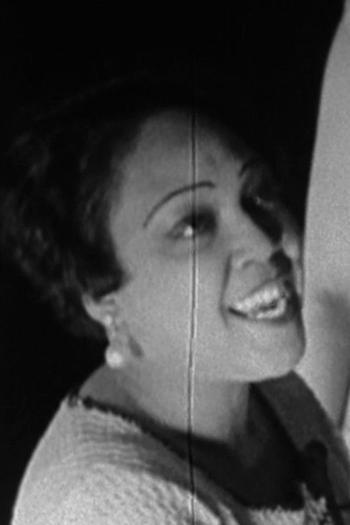 Minto Cato as Minnie, Mary's sister