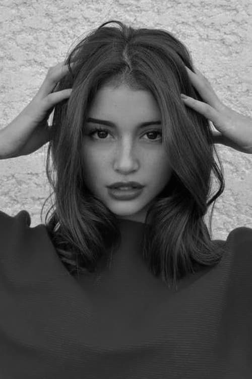 Cassandra Cano as Estelle