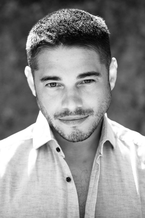 Paul Robert as L'homme au foulard blanc