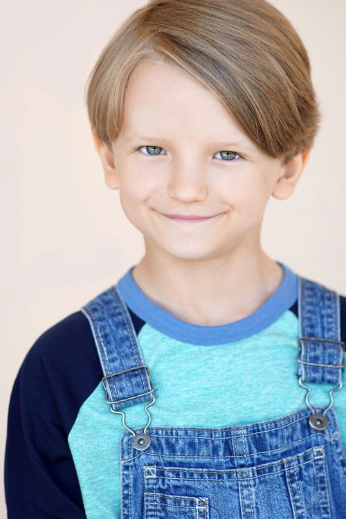 Bowie Bundlie as Baby Justin