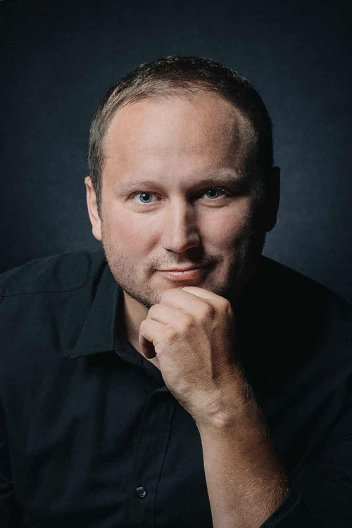 Daniel Výrostek as Teffolo, majiteľ loďky