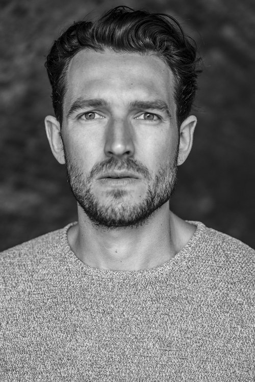 Nick Janmaat as AIVD agent 5