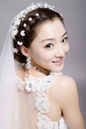 黄一晗 as Huang Yi Han