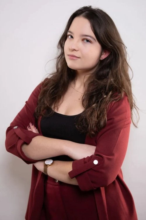 Léa Alborghetti as Fleur