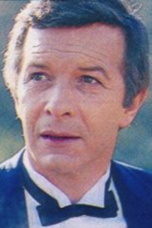 Denis Savignat as Alex Laroche