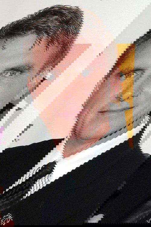 Robert Stromberg as Self