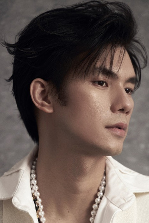 Nhan Phúc Vinh as Self - Team Leader