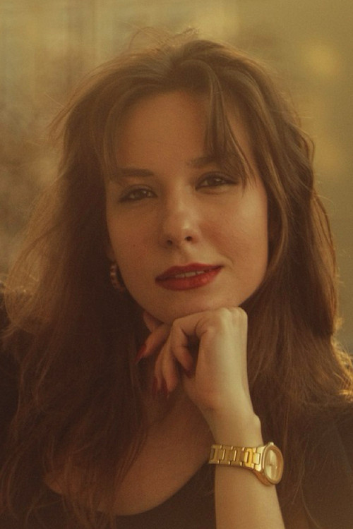 Anastasia Priadun as Psychotherapist