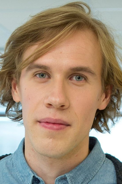 Pyry Äikää as Nuori mies