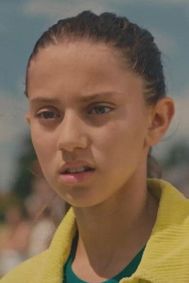 Yasmine Akhlou as Ikram