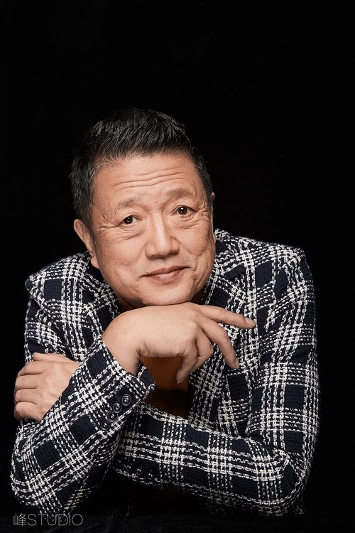 Qin Yan as 何春林