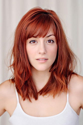 Tifani Winkfield as Leslie Mitchell