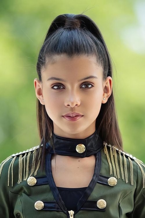 Mia Sanchez as Beatriz Leon