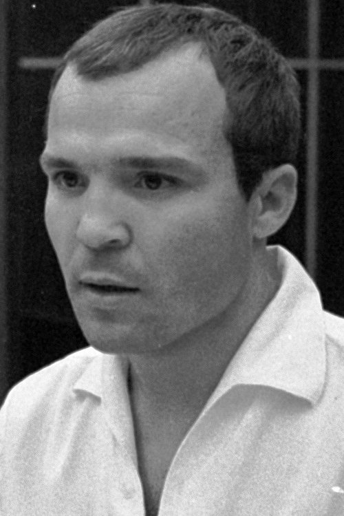 József Madaras as Kikiáltó