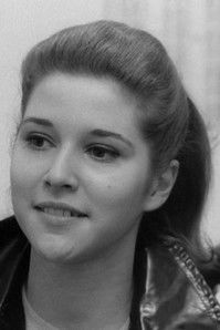 Catherine-Isabelle Duport as Catherine-Isabelle