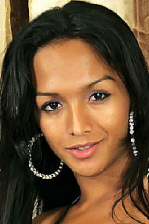 Michelly Cinturinha as 