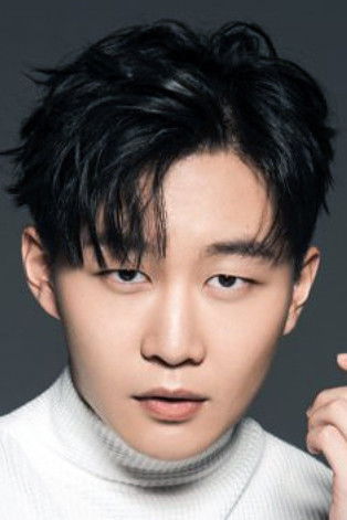 Liu Yunlong as Security