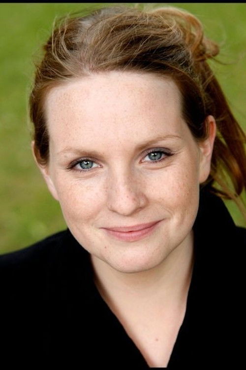 Lucie Barret as Solange