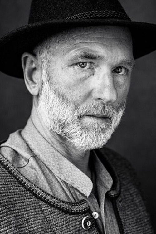 Andreas Schwaiger as Peter