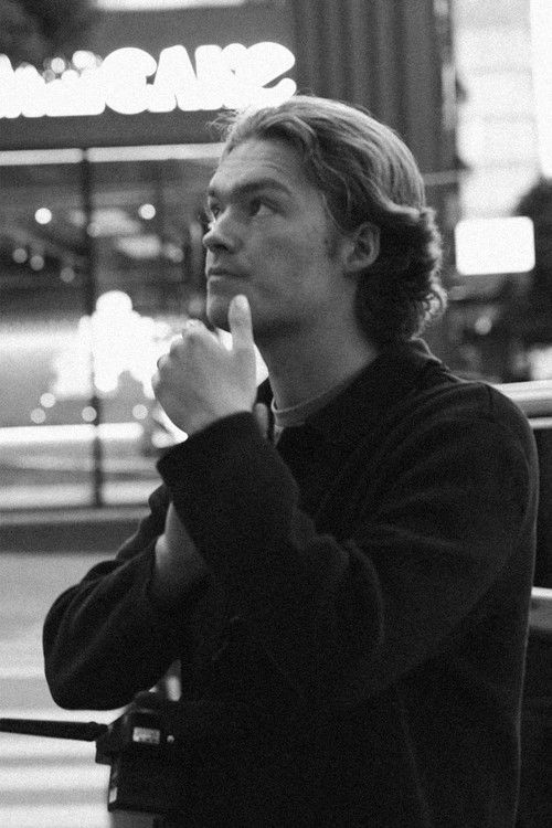 Gustav Wärn as The Barista