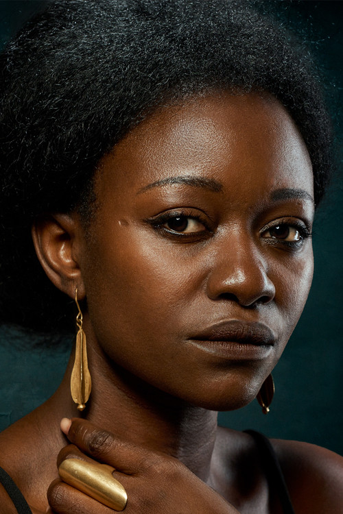 Babetida Sadjo as Teacher