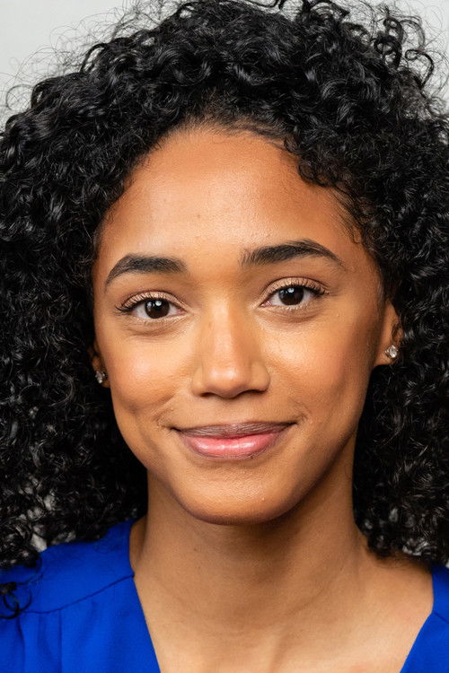 Lia Cubilete as Christine