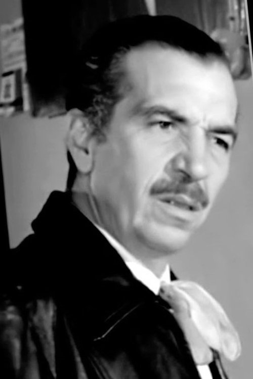 Arturo Martínez as 
