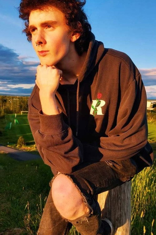 Gabríel Elí Hákonarson as Keanu Reeves Jr.