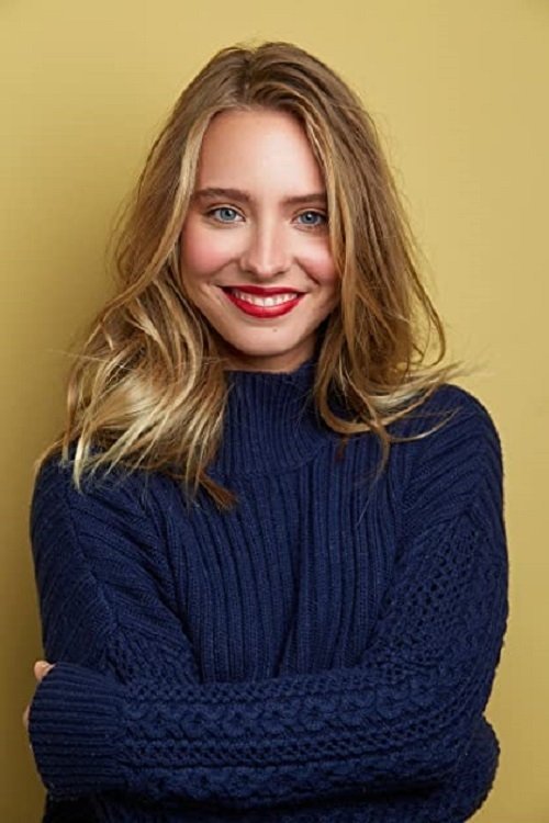 Meghan Oberholzer as Perky Cheerleader