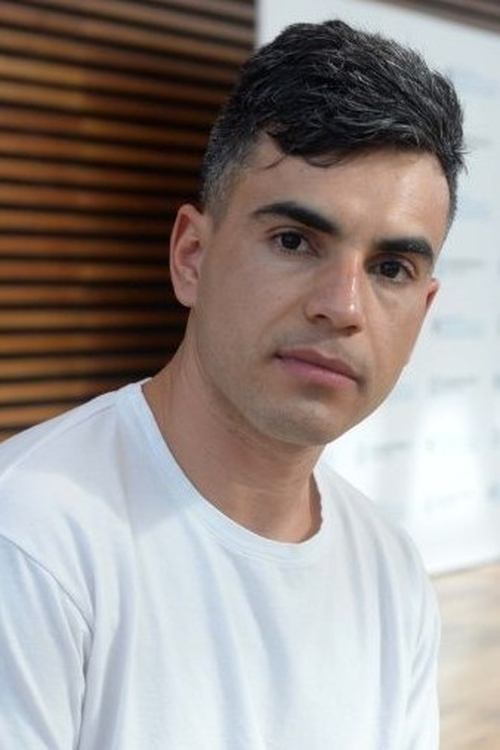 Abel Ayala as Claudio Vellejos (voice)