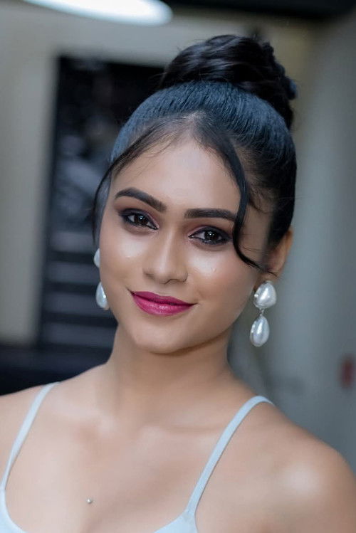 Shenuki Dishalya as Emilia