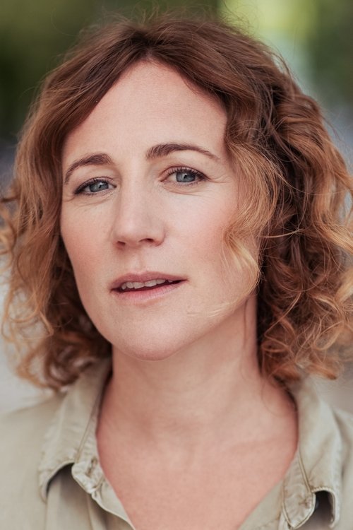 Lilia Lehner as Babette