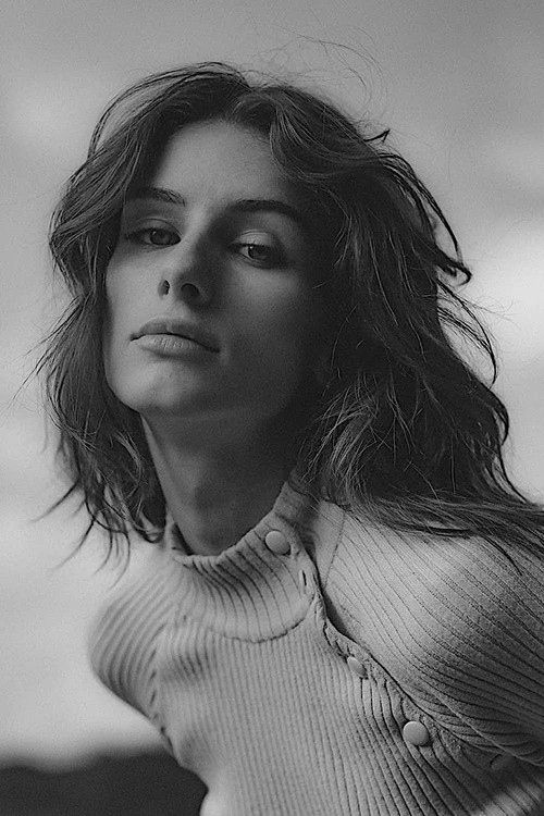 Olivia Rouyre as Sarah