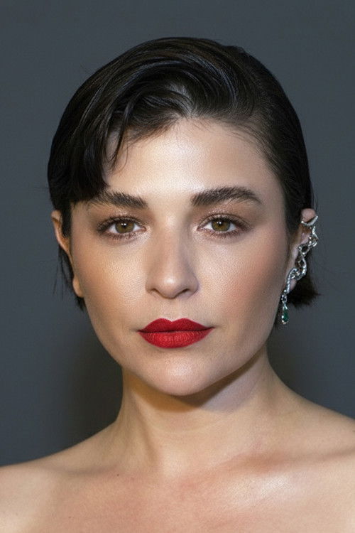 Gonca Vuslateri as Eylem / Vasfiye Teyze