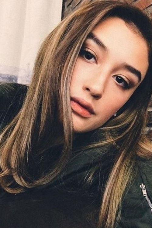 Natasha Ryder as Maureen