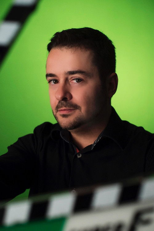 Filipe Ferreira as Friend