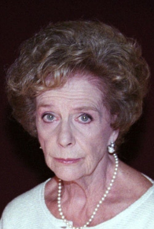 Antigoni Valakou as Elsa