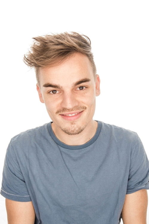 Janis Witting as Max Ludwig