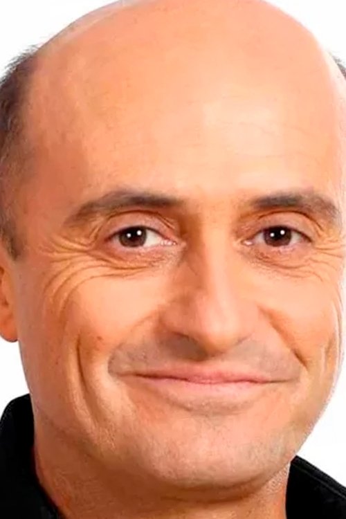 Pepe Viyuela as Enrique Jardiel Poncela