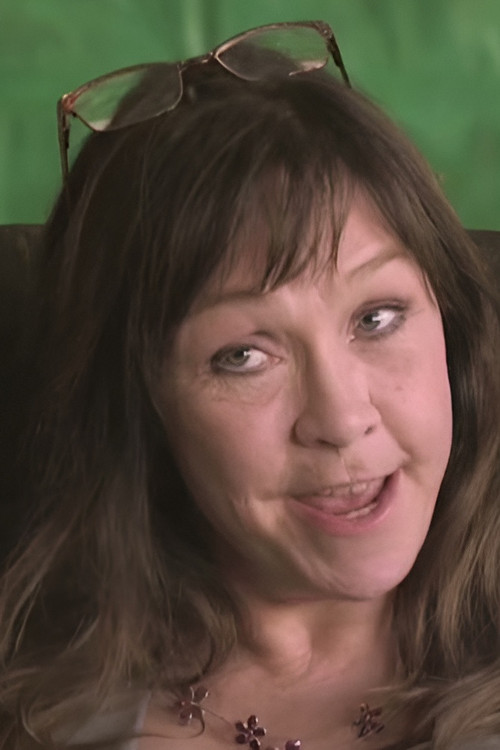 Elsa Kvensler as Police