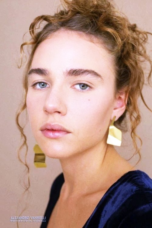 Fini Bocchino as María José