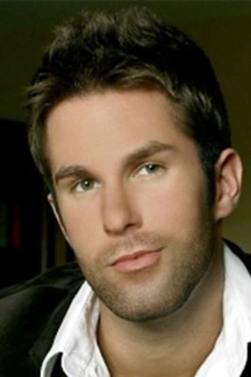 Matt Riddlehoover as Darren