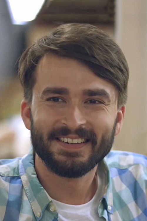 Spiros Athineou as Νίκος