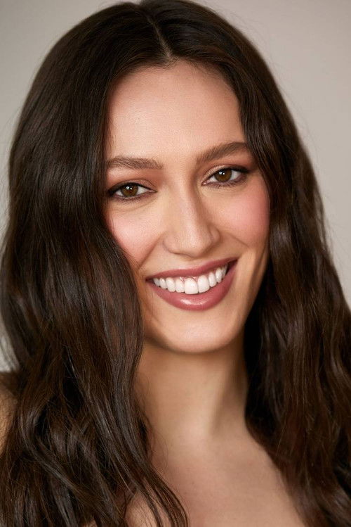 Delaney Hogan as Gina G