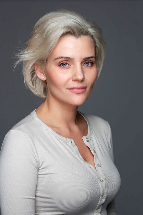 Evgeniya Sinitskaya as Mama Eli
